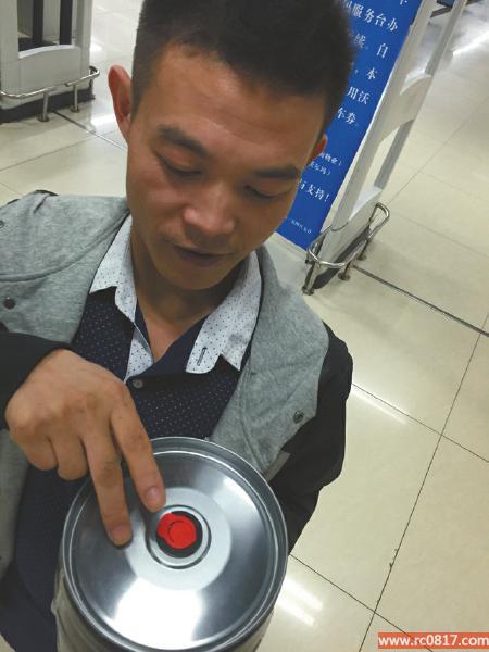 揭秘职业打假人：买下问题商品索赔十倍(图)